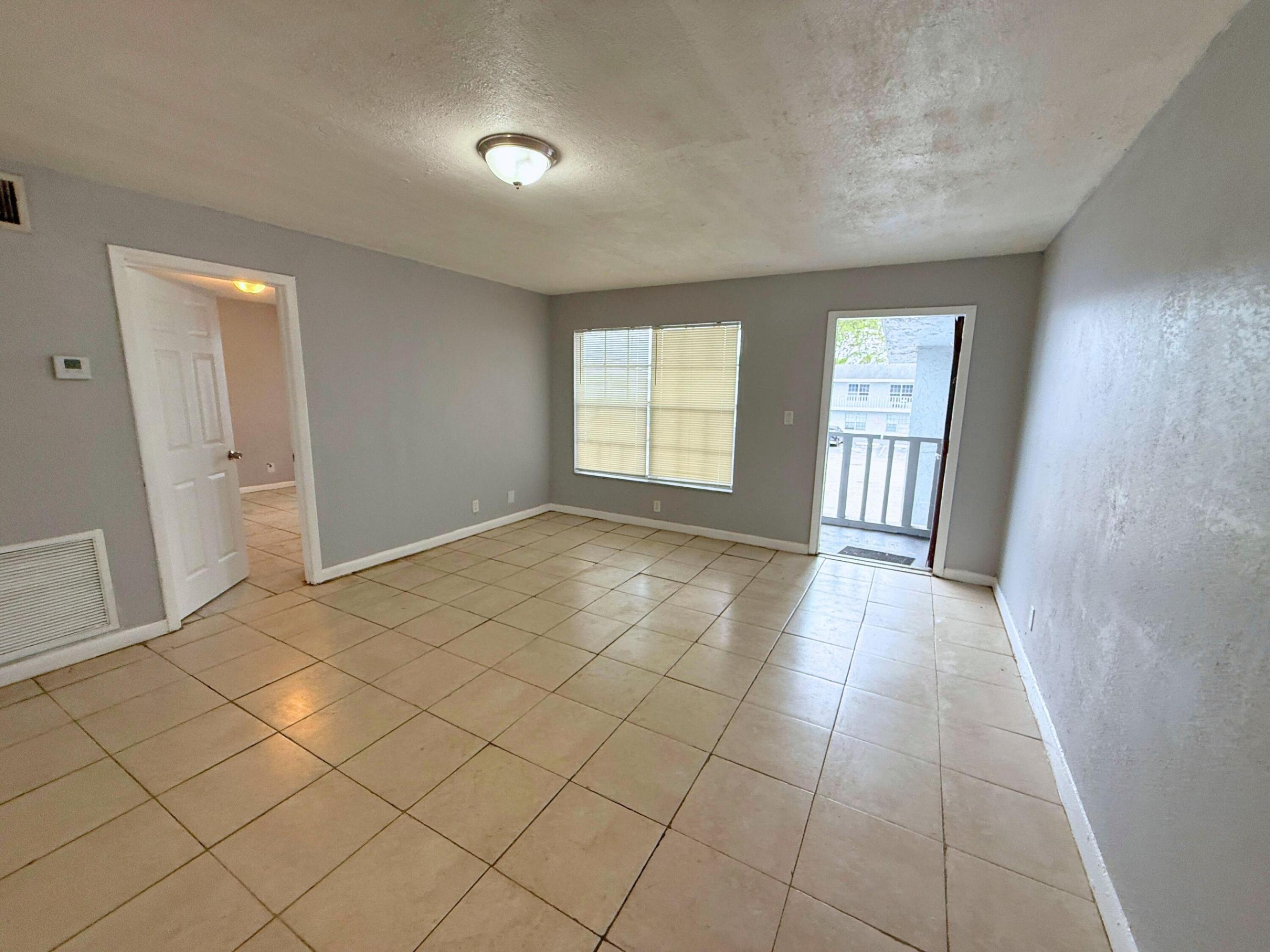 FT LAUDERDALE ESTATES 1ST ADD - Residential Lease