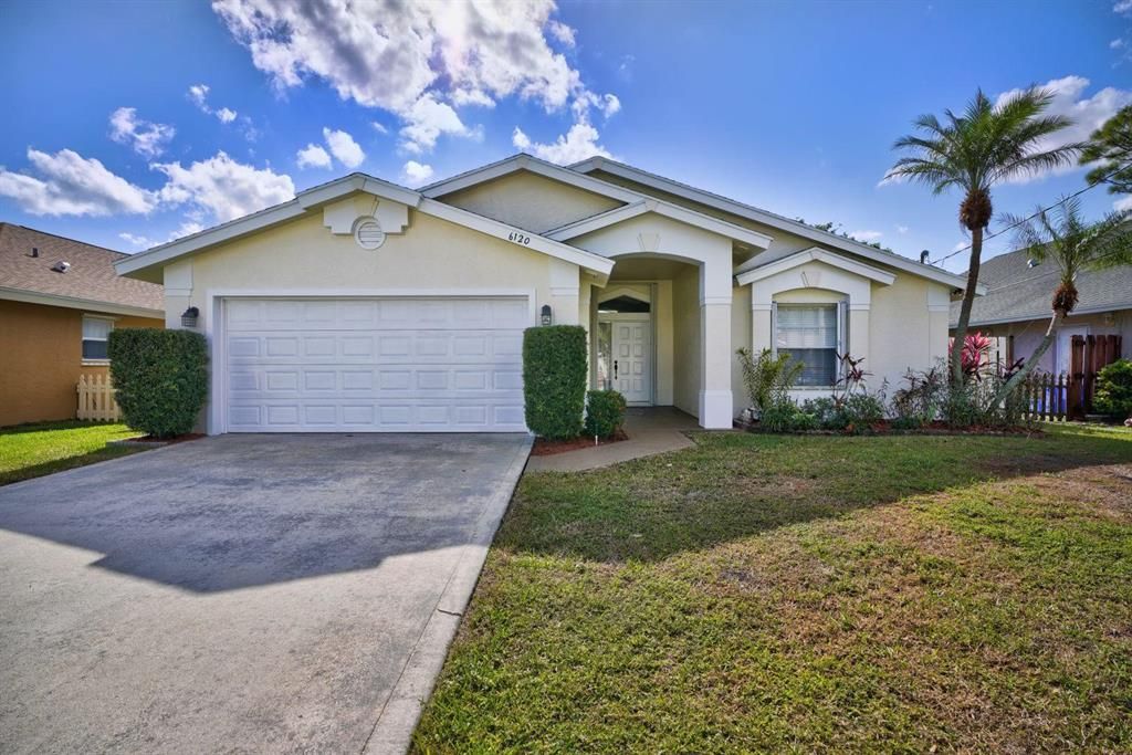 Photo of 6120 Ungerer Street St, Jupiter, FL 33458 (MLS # R10826708)