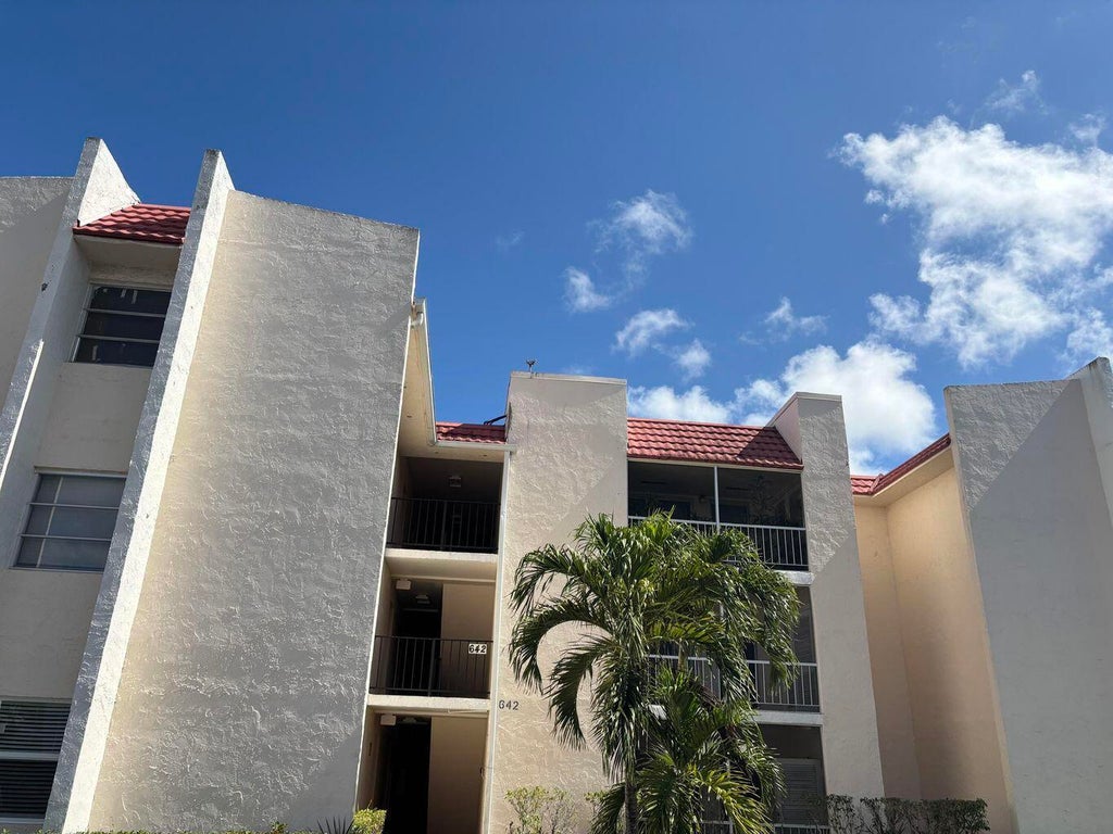 Photo of 644 NW 13th ST #23, Boca Raton, FL 33486 (MLS # B26063675)