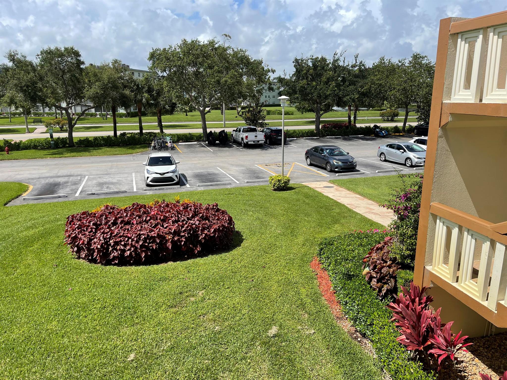 27 Mansfield A, Boca Raton, FL, 33434/$119,000 2 27 Mansfield A