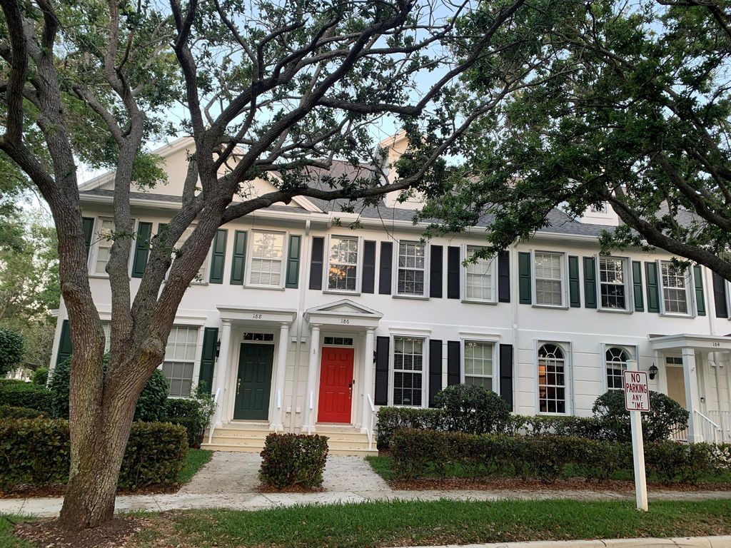 Photo of 186 Poinciana Drive, Jupiter, FL 33458 (MLS # R10872197)