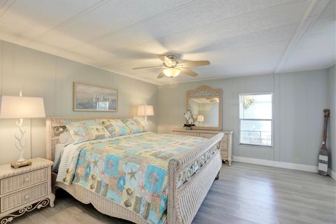 A home in Barefoot Bay