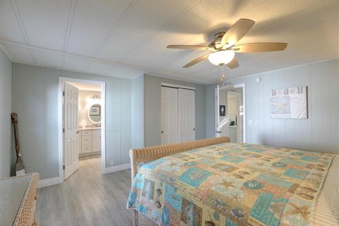A home in Barefoot Bay