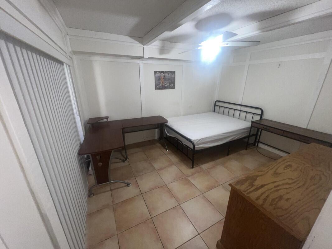 GARDEN LAKES AND GARDEN SQUARE SHOPS - Residential