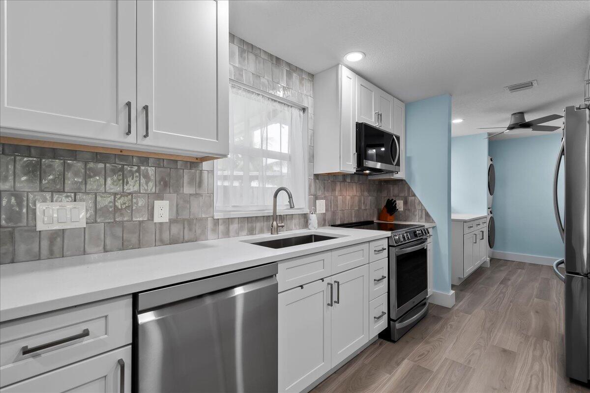 RIVERSIDE DRIVE PARK - Residential Lease