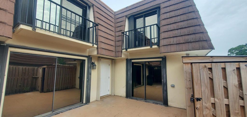 Photo of 704 7th Lane, Palm Beach Gardens, FL 33418 (MLS # R11097021)