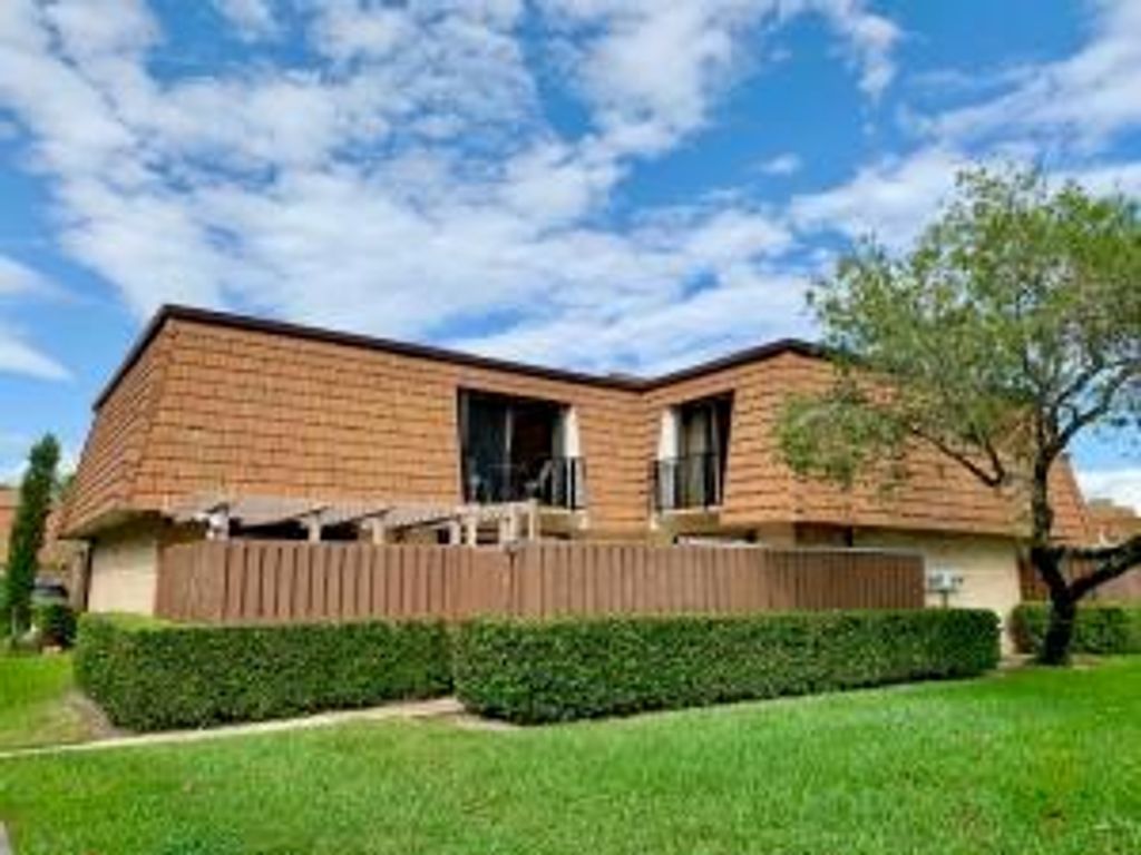 Photo of 704 7th Lane, Palm Beach Gardens, FL 33418 (MLS # R11097021)