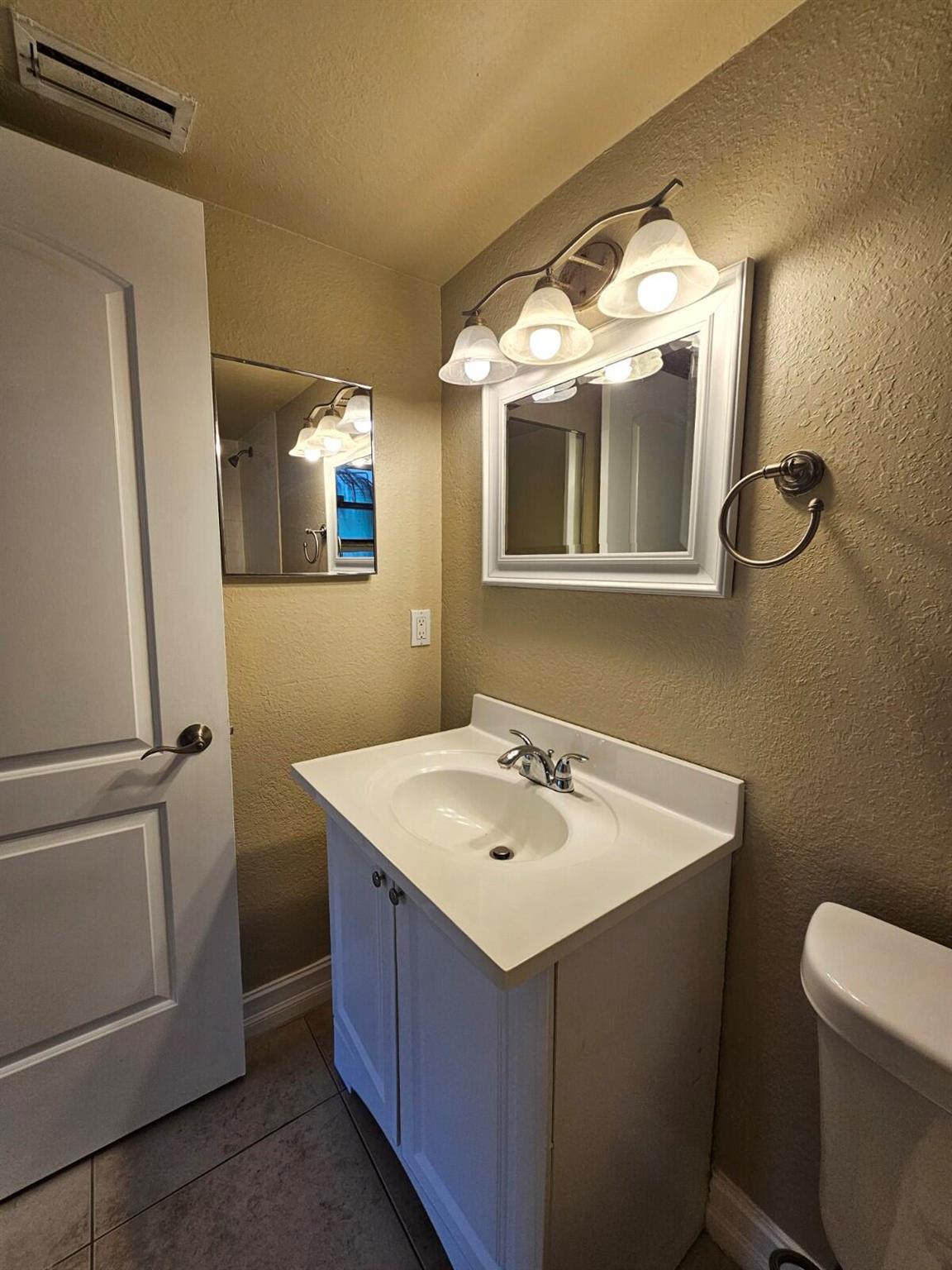 PALM BEACH PLACE CONDO - Residential Lease