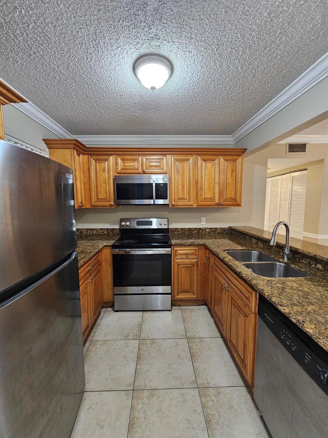 PALM BEACH PLACE CONDO - Residential Lease