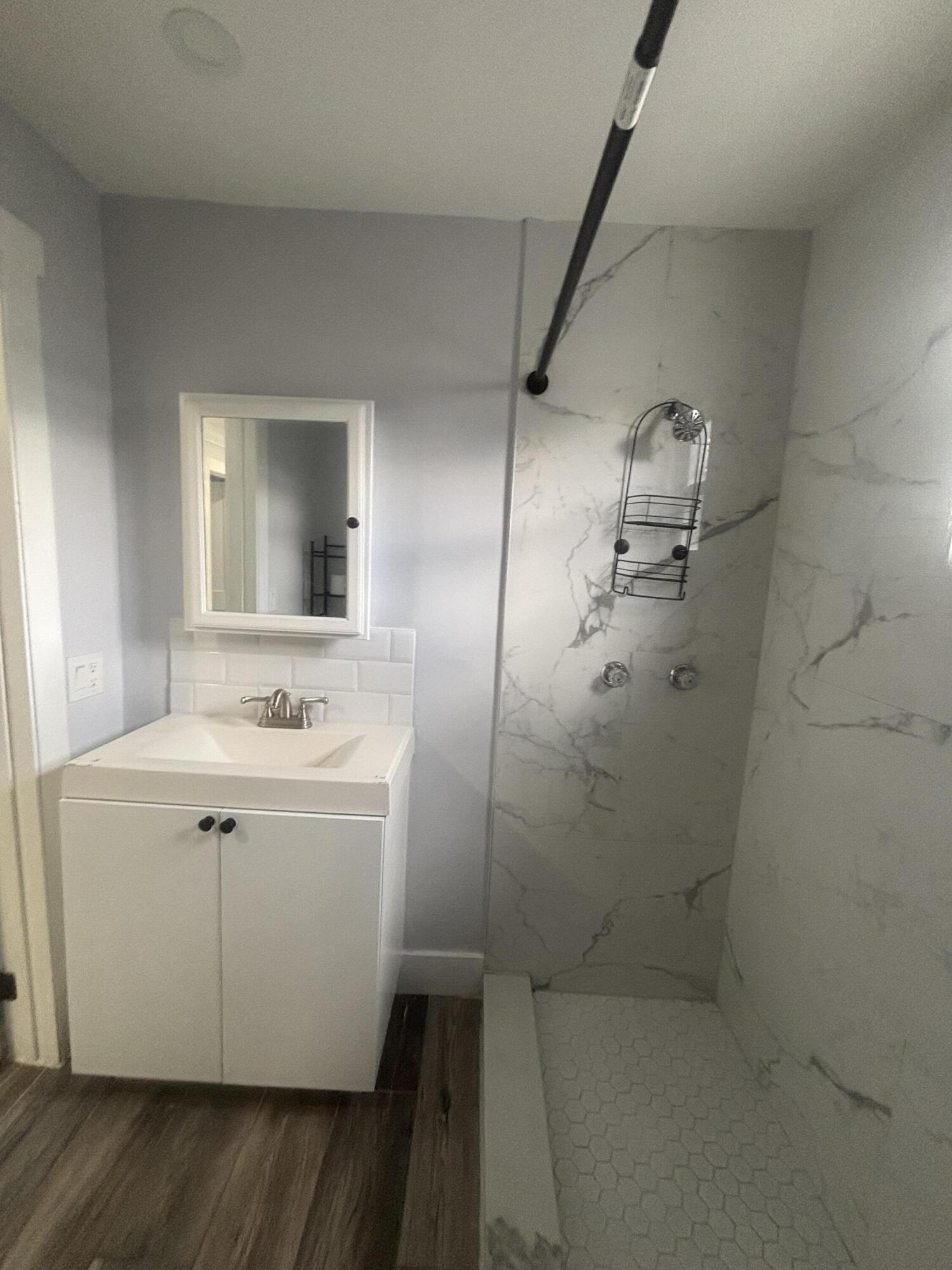 Fairview Amd 10-25 B - Residential Lease