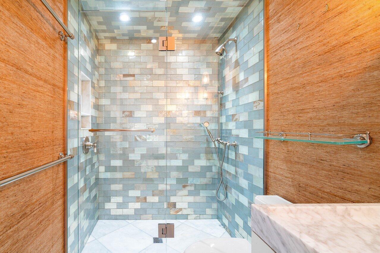 LOST TREE COND COTTAGES - Residential