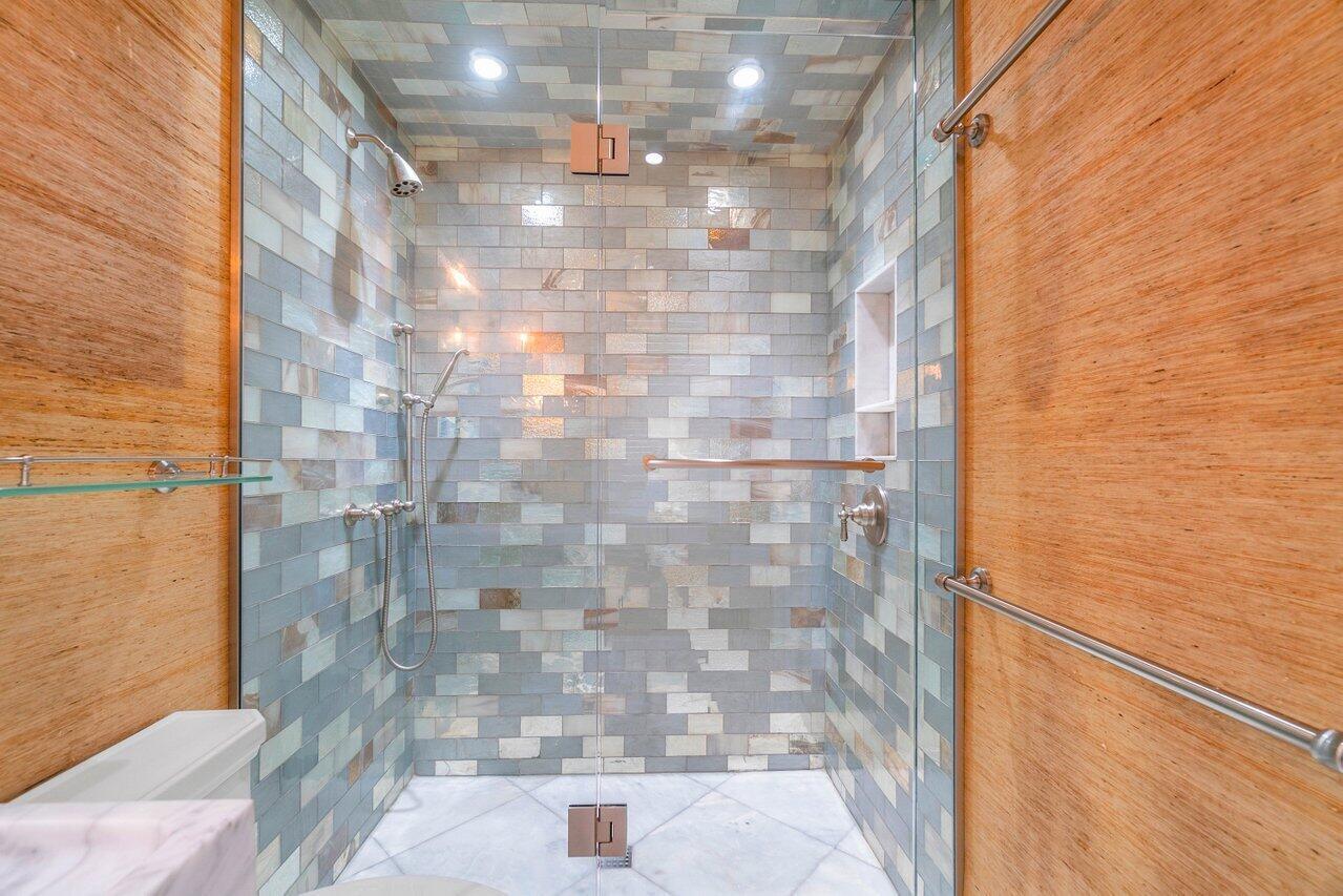 LOST TREE COND COTTAGES - Residential