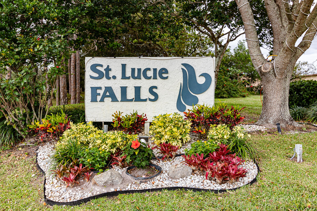 ST LUCIE FALLS REV PRCL 15 - Residential
