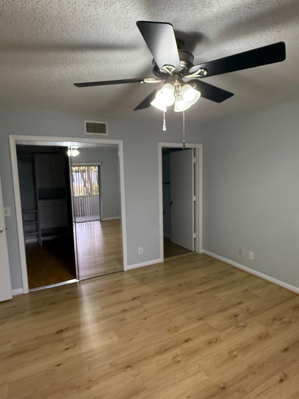 ENVIRONMENT I CONDO - Residential Lease