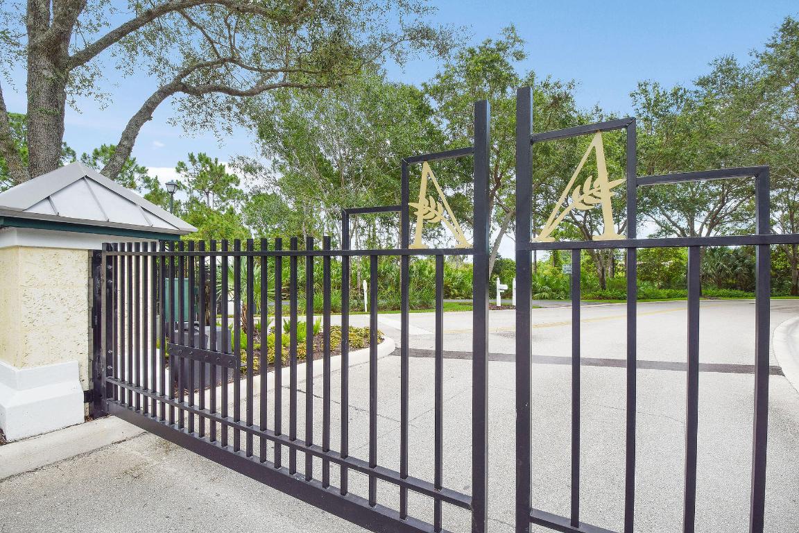 THE ARBORS (AKA FOREST GLADE) - Residential