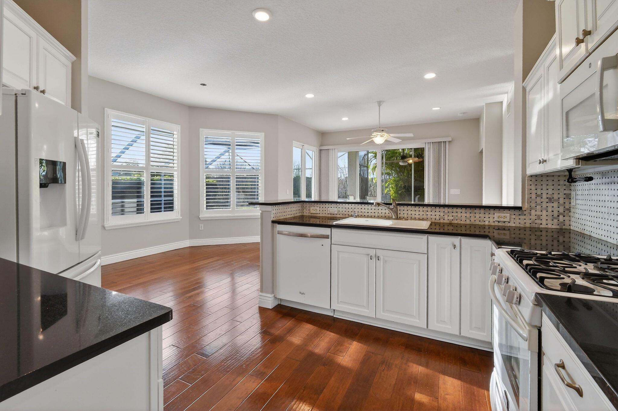 THE ARBORS (AKA FOREST GL - Residential