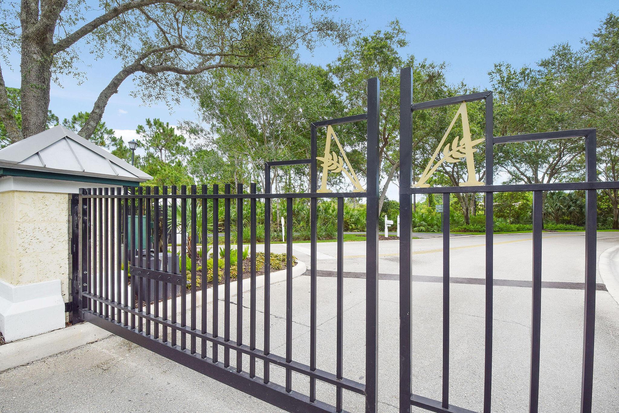 THE ARBORS (AKA FOREST GL - Residential