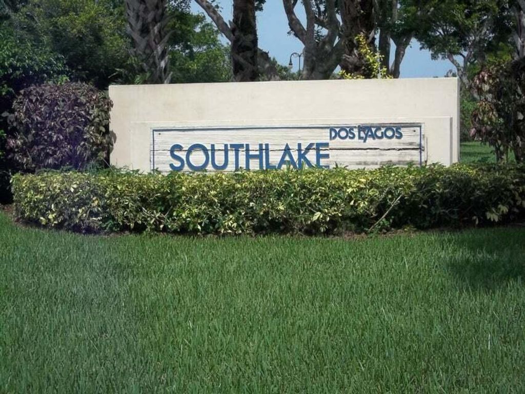 Photo of 3 Via De Casas Sur #101, Boynton Beach, FL 33426 (MLS # R10932484)