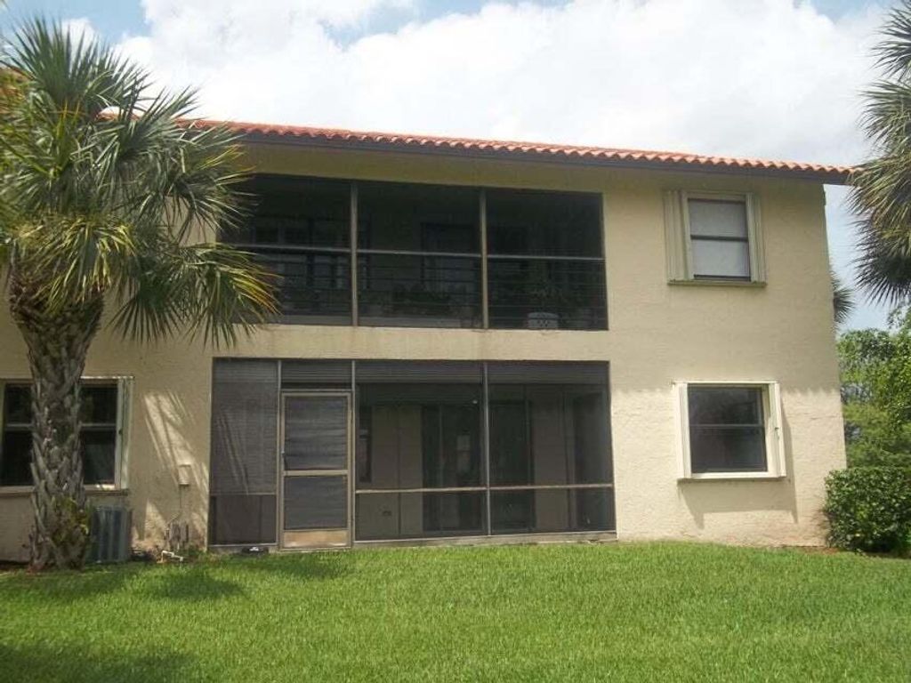 Photo of 3 Via De Casas Sur #101, Boynton Beach, FL 33426 (MLS # R10932484)