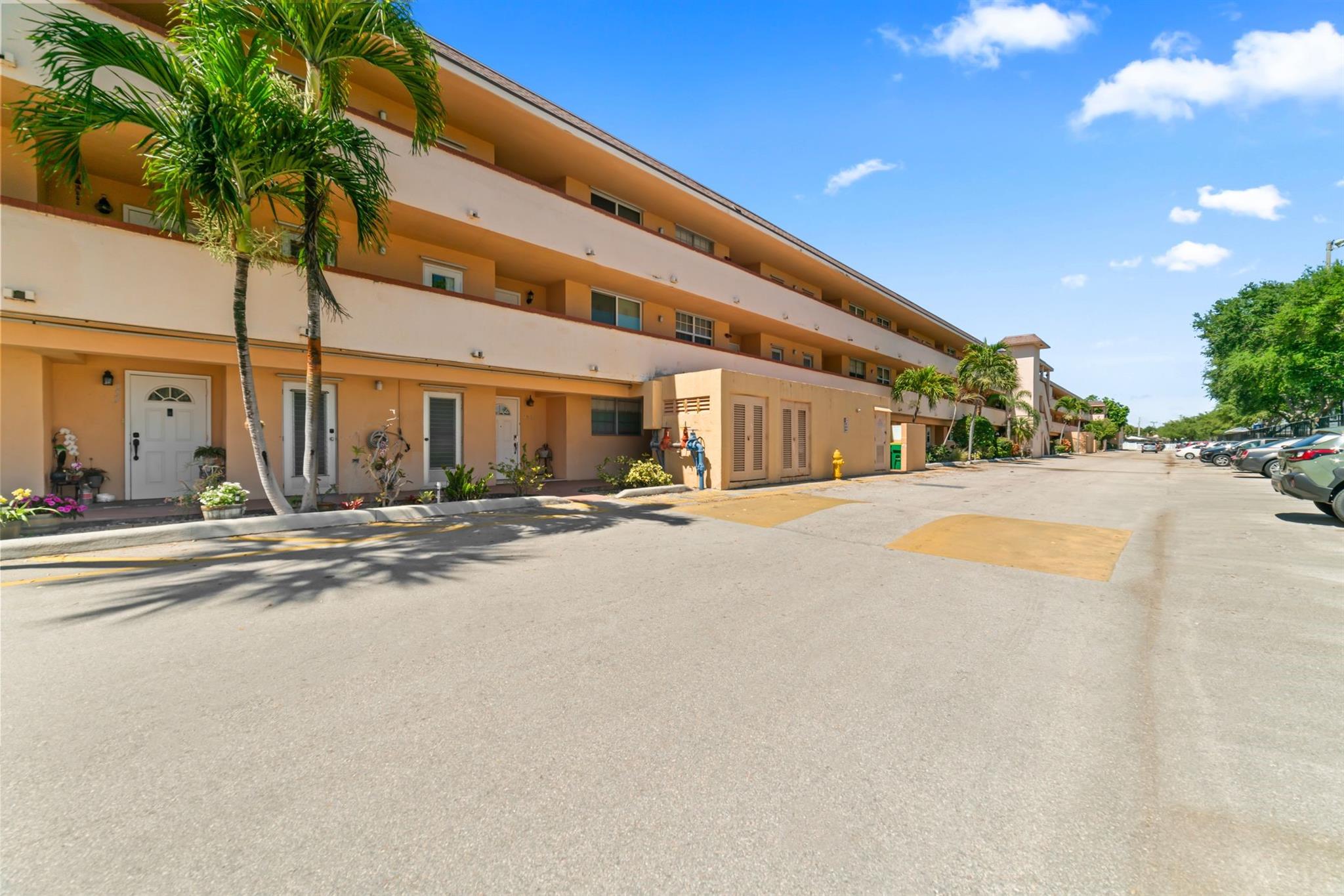This 2/2 condo, located east of U.S. 1 in the beautiful City of Lighthouse Point, is offered at a fabulous price. Freshly painted unit features an updated kitchen with granite countertops and stainless-steel appliances. New carpeting in bedrooms and walk-in closets. Garden and pool view from screened-in balcony patio. Galvanized hurricane shutters (accordion-style on balcony). Unit is conveniently situated next to coin-operated laundry rm, large personal storage room, elevator and stairway. Property features two clubhouses with a heated swimming pool, fitness center, community putting green, shuffleboard, car wash station and BBQ grills. Assigned parking, No pets allowed. Boat dockage avail on the basis of appl priority. Close proximity to great restaurants, shopping and the beaches.