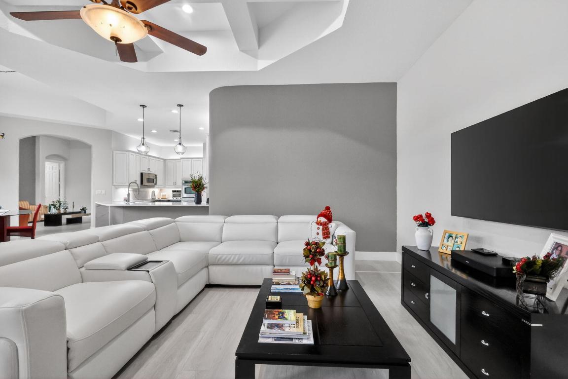 GRAND HAVEN AT LINTON BLVD - Residential