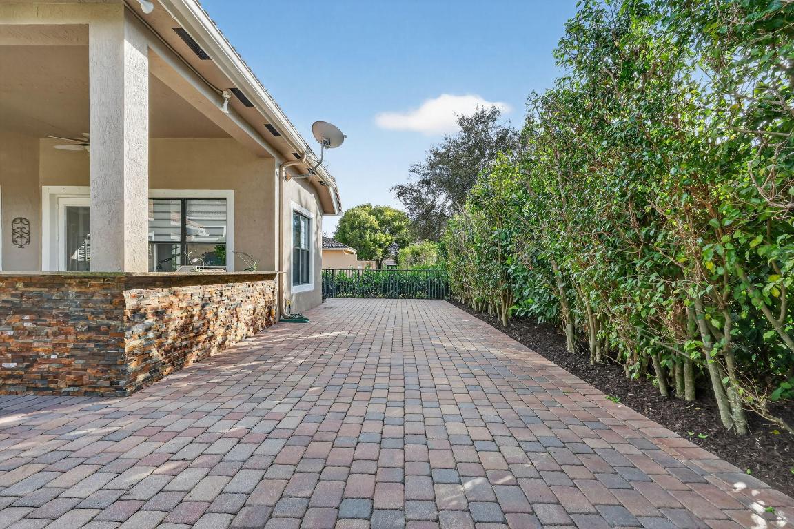 GRAND HAVEN AT LINTON BLVD - Residential