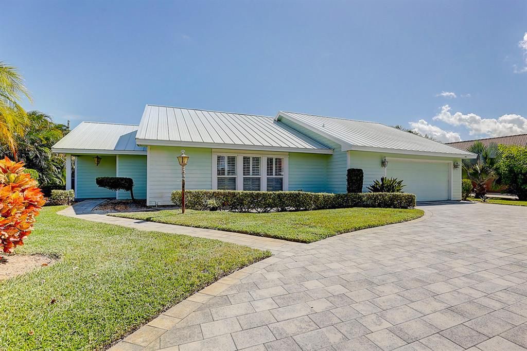 Photo of 3824 SE Fairway East, Stuart, FL 34997 (MLS # R10836662)