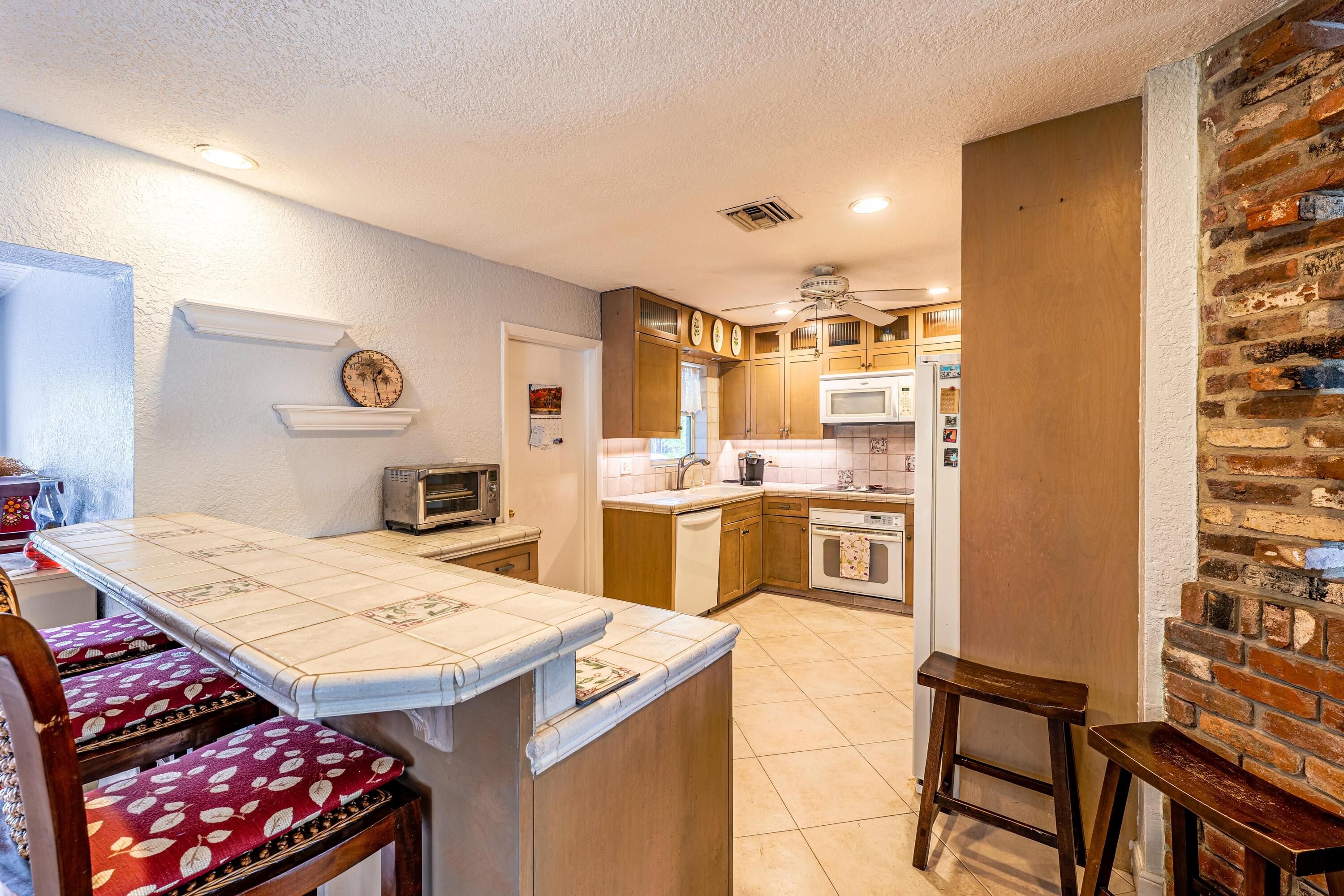 IMPERIAL POINT - Residential