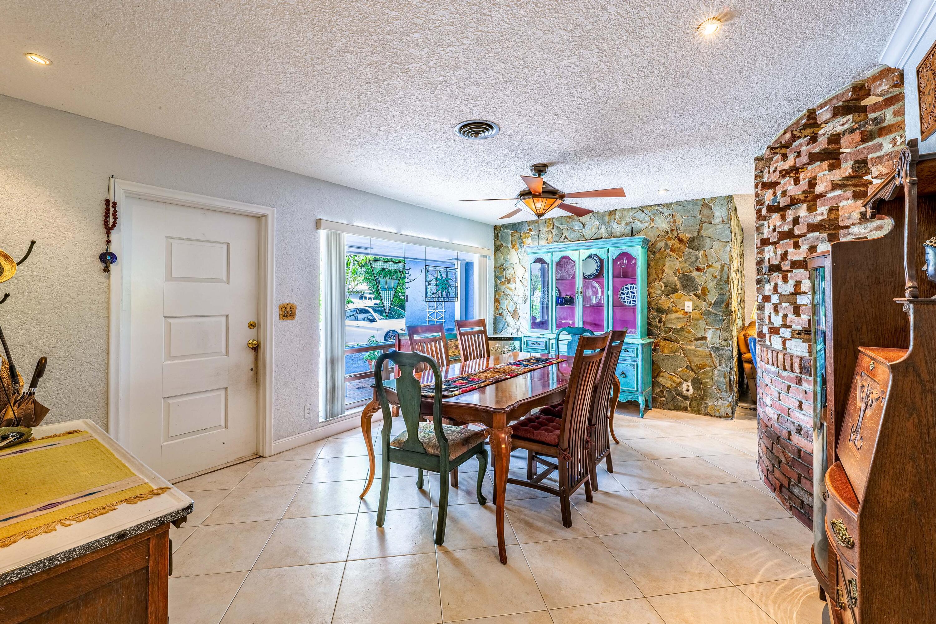 IMPERIAL POINT - Residential