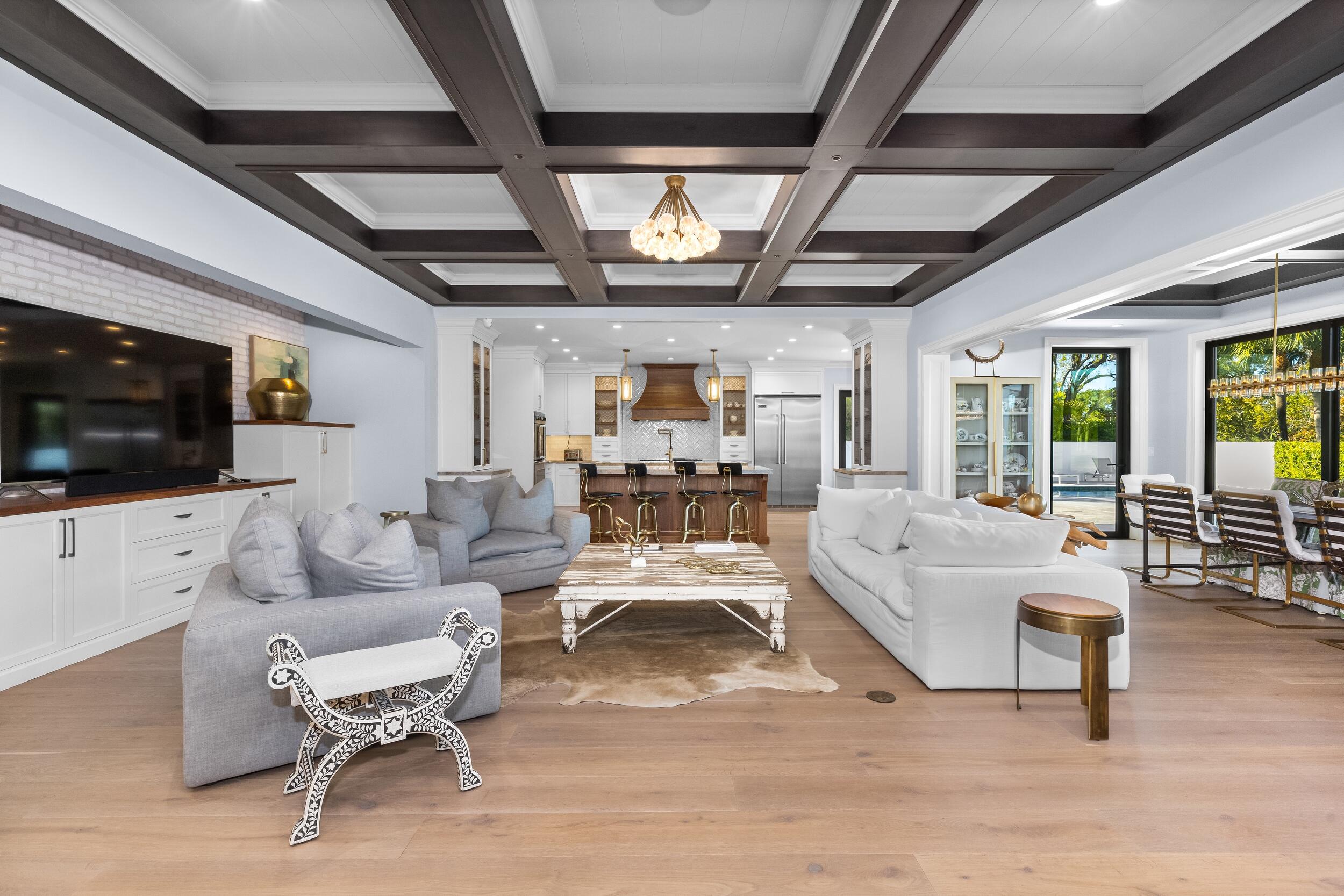 VILLAGE OF GOLF - Residential