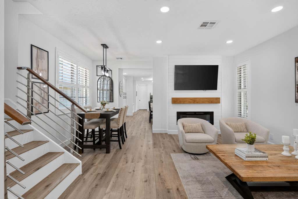 Photo of 334 October Street, Palm Beach Gardens, FL 33410 (MLS # B26048421)
