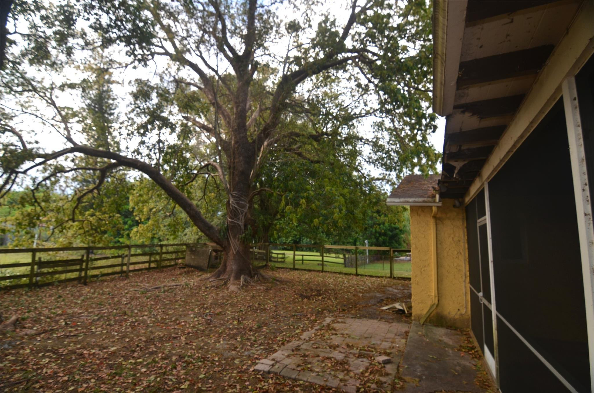 HAPPY VALLEY FARM - Residential Lease