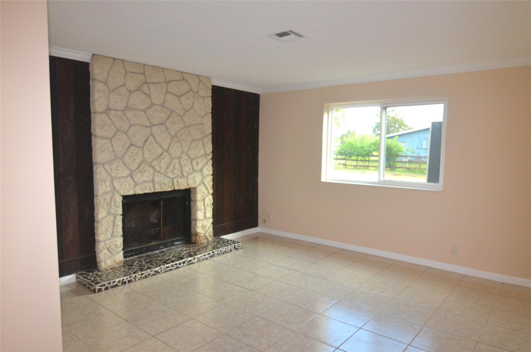 HAPPY VALLEY FARM - Residential Lease