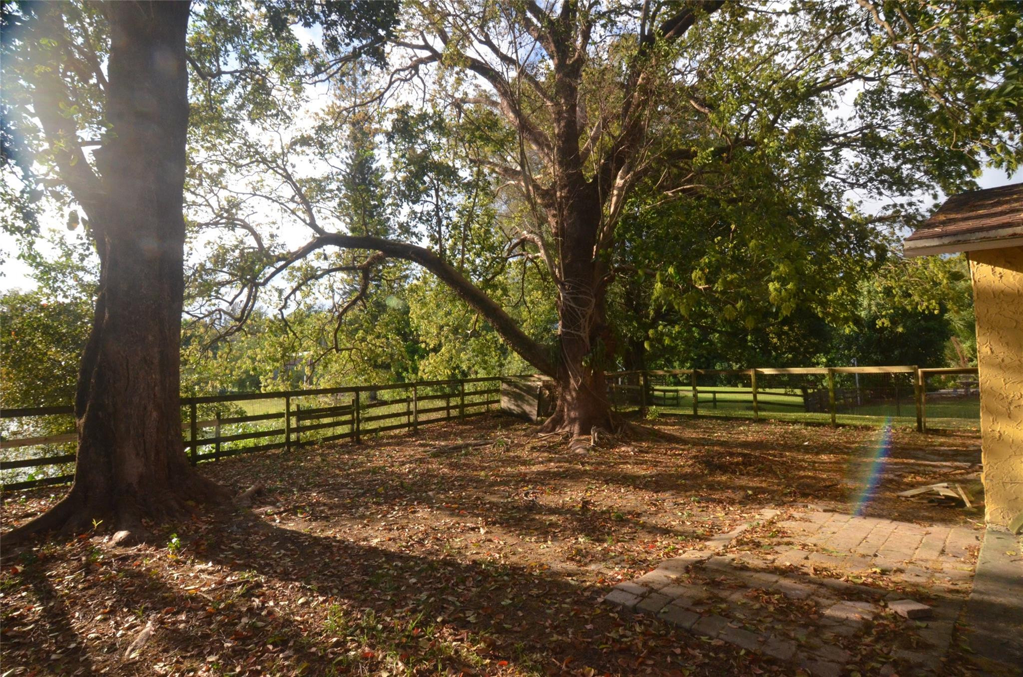 HAPPY VALLEY FARM - Residential Lease