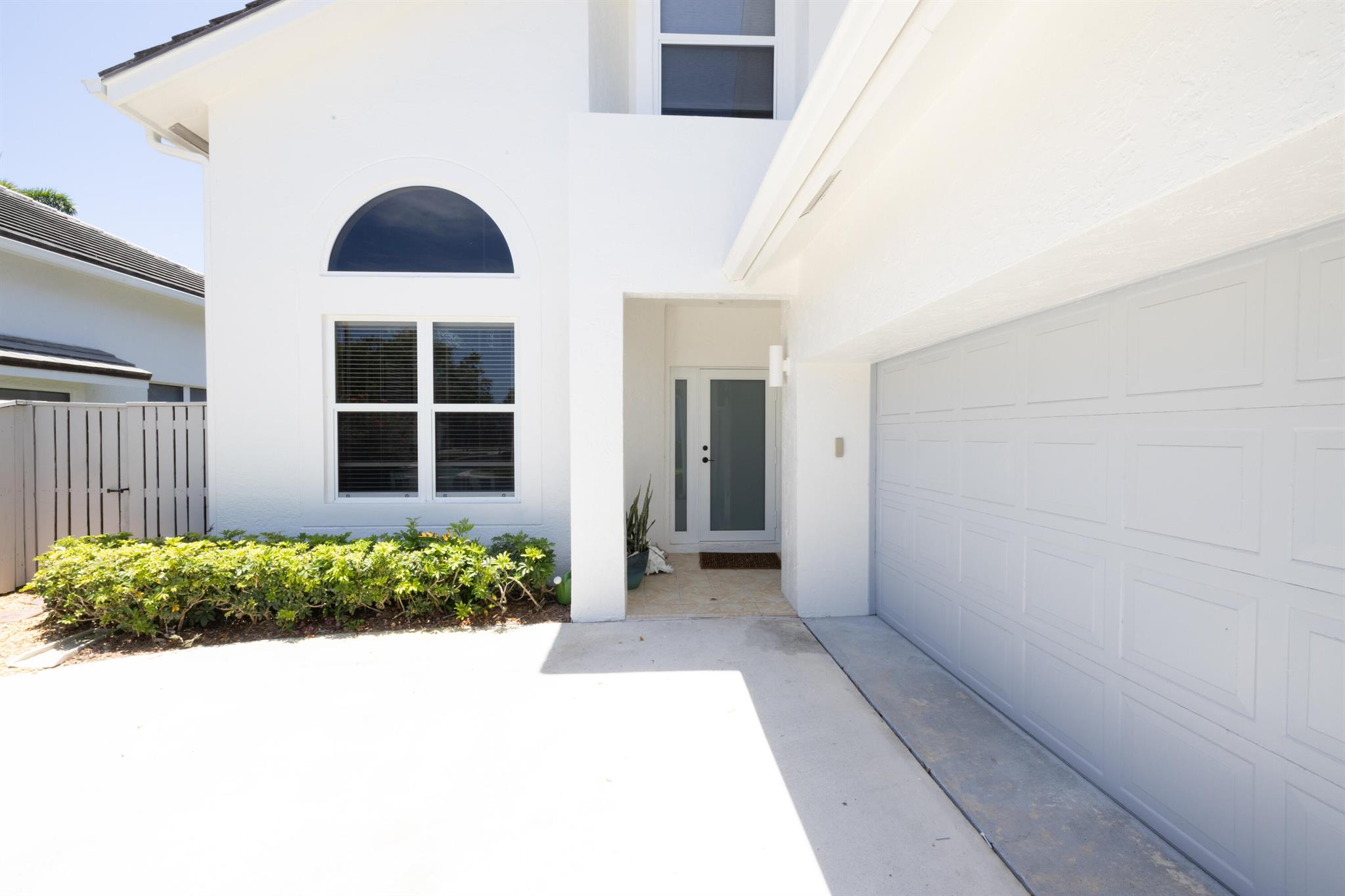 3027 Windward Way, Jupiter, FL, 33477/$1,395,000 2 3027 Windward Way