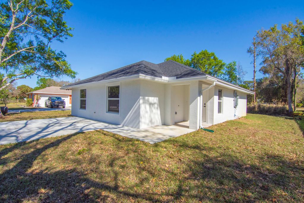 Photo of 4556 49th Avenue, Vero Beach, FL 32967 (MLS # R11161736)