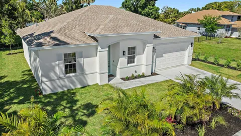 6967 3rd Street, Jupiter, FL MLS: R11088467