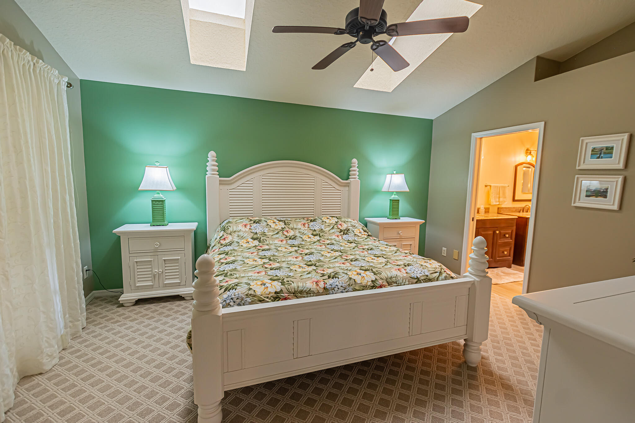 PRESIDENTIAL COVE - Residential