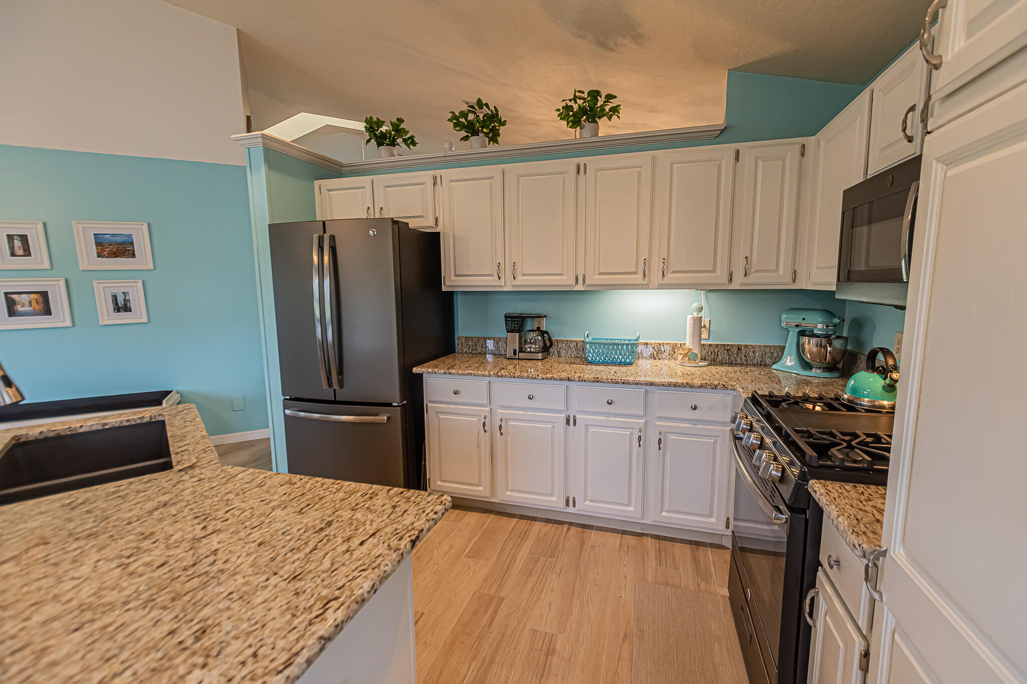 PRESIDENTIAL COVE - Residential