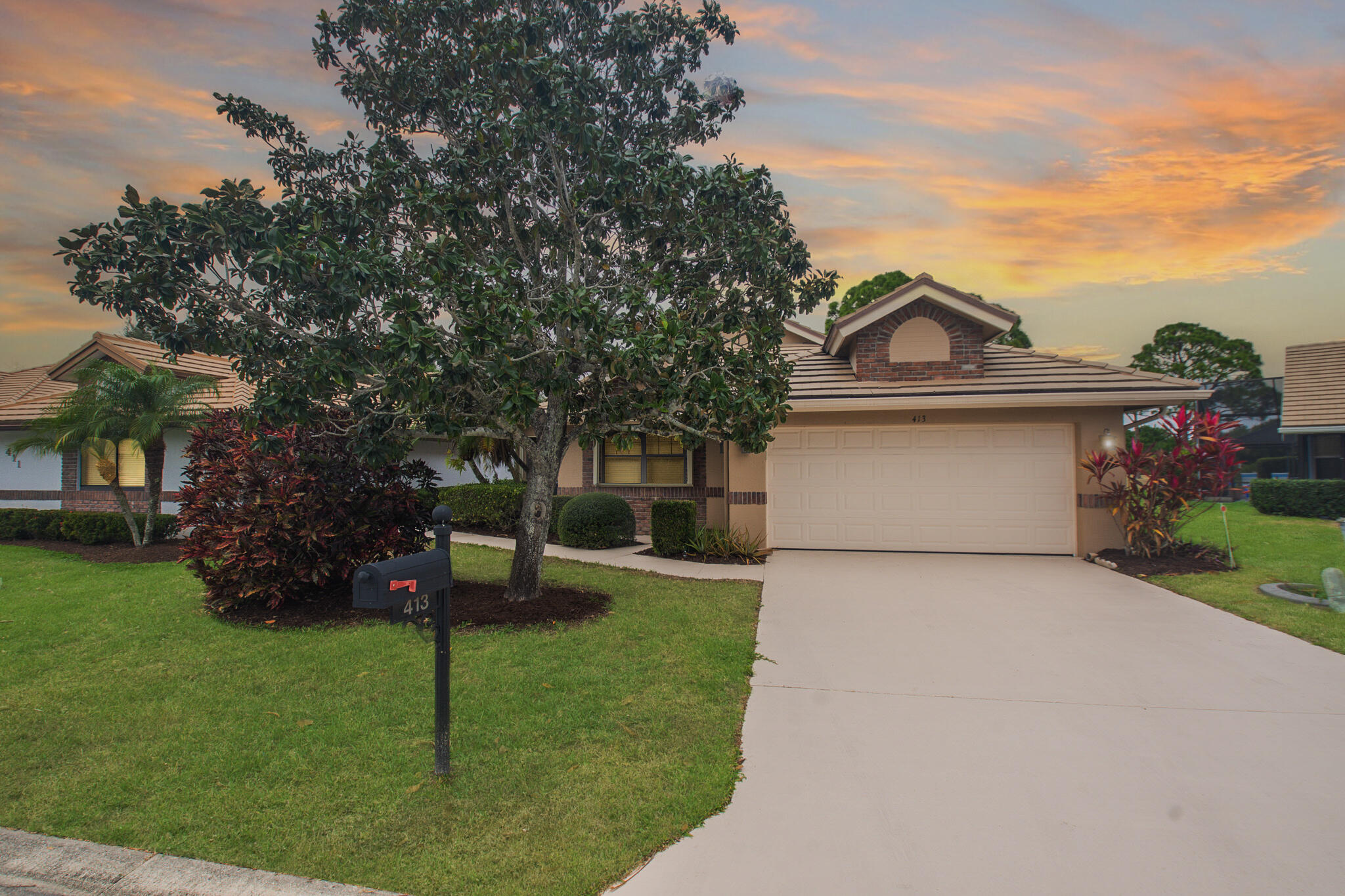 PRESIDENTIAL COVE - Residential