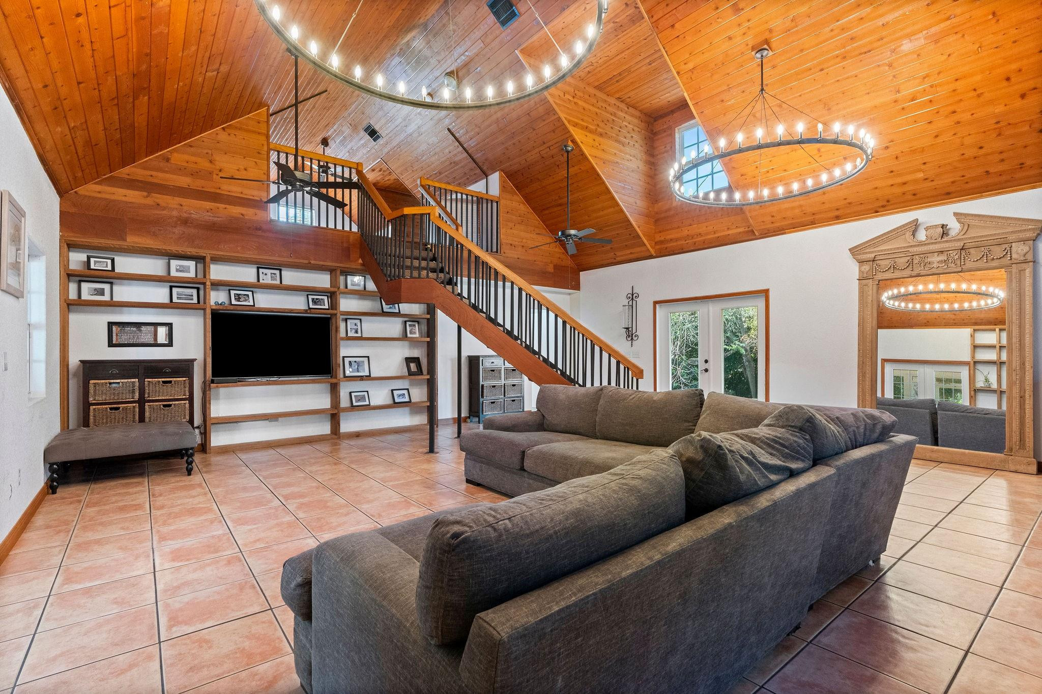 SUNSHINE RANCHES - Residential