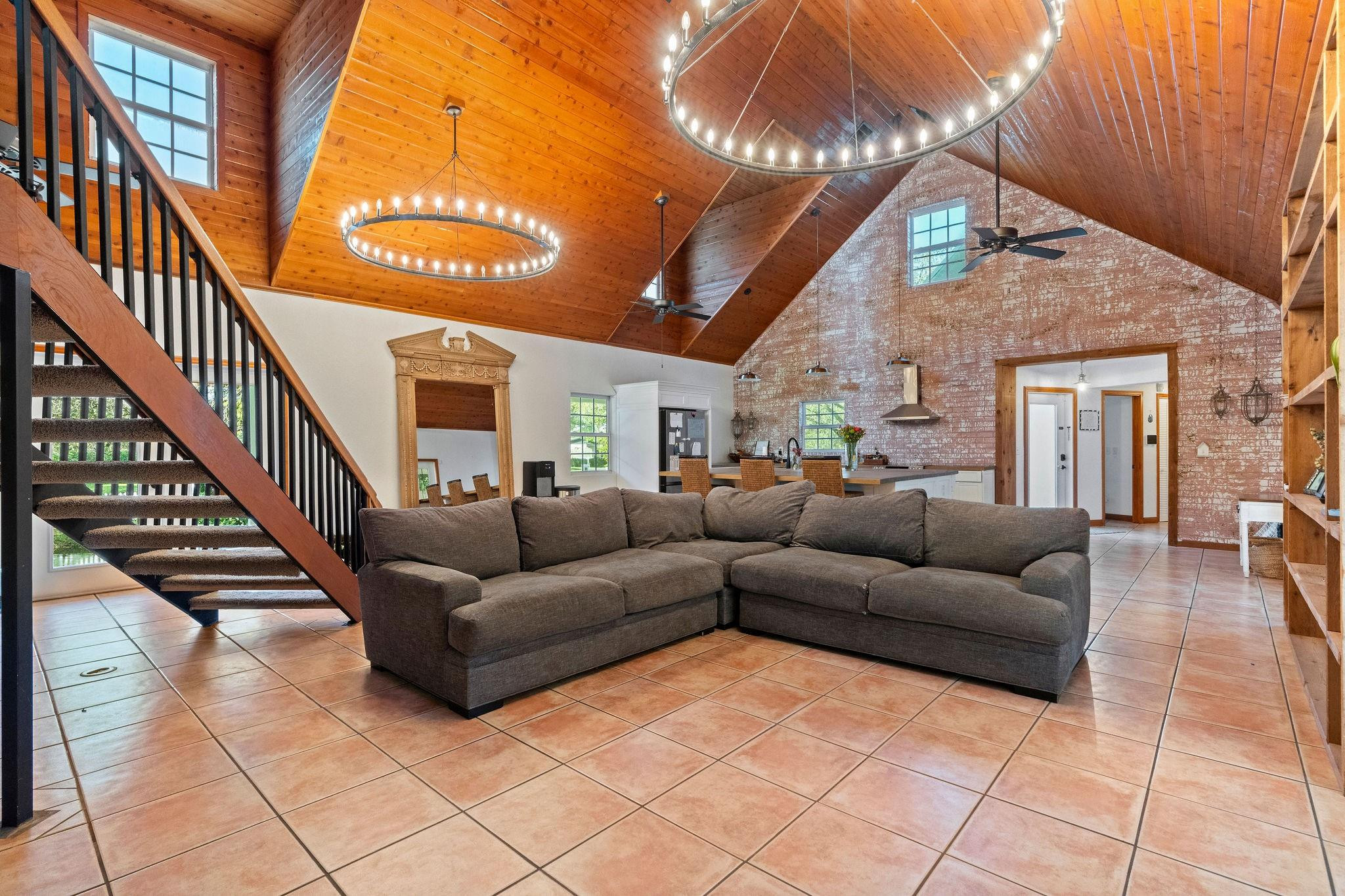 SUNSHINE RANCHES - Residential