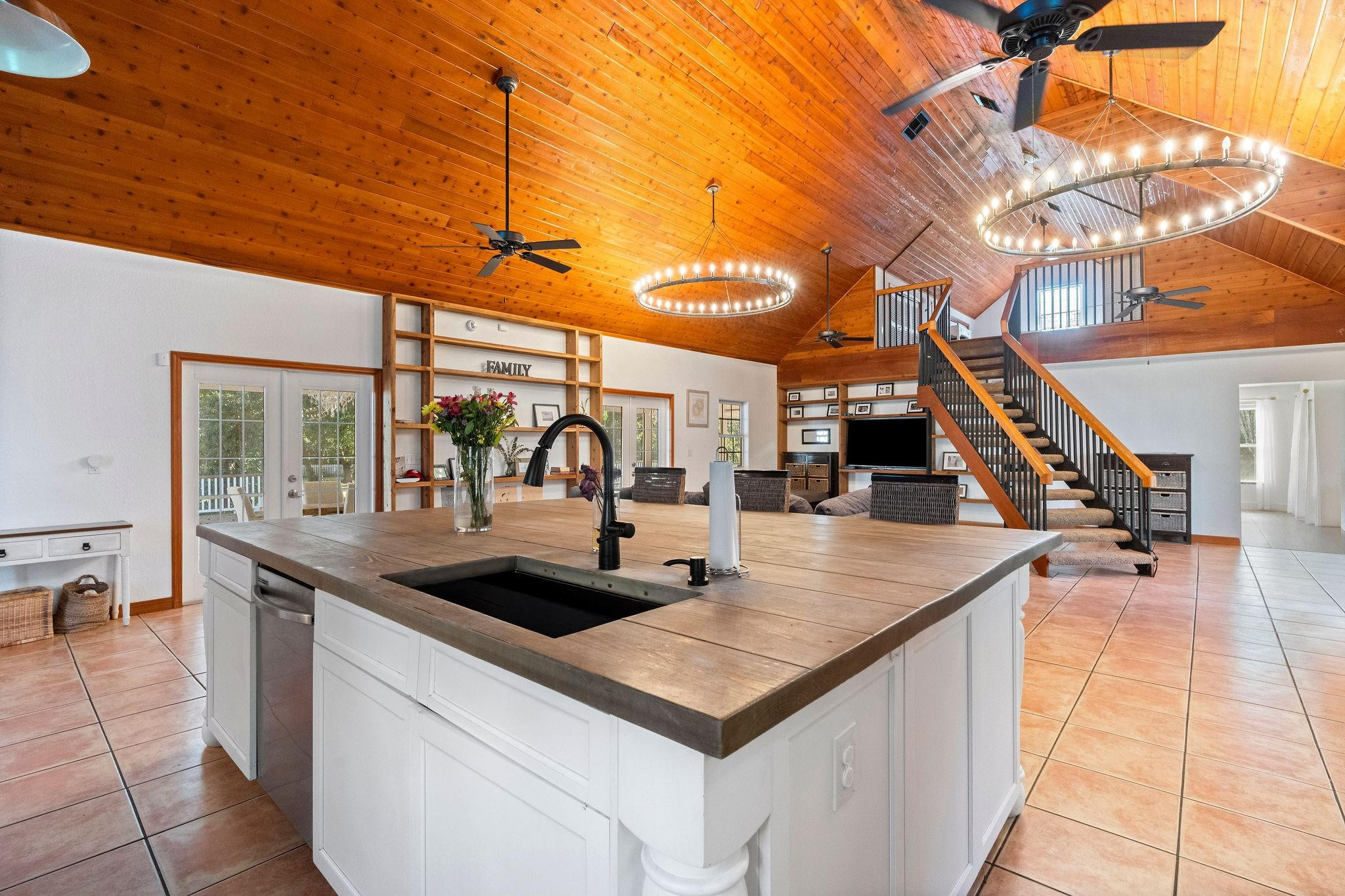 SUNSHINE RANCHES - Residential