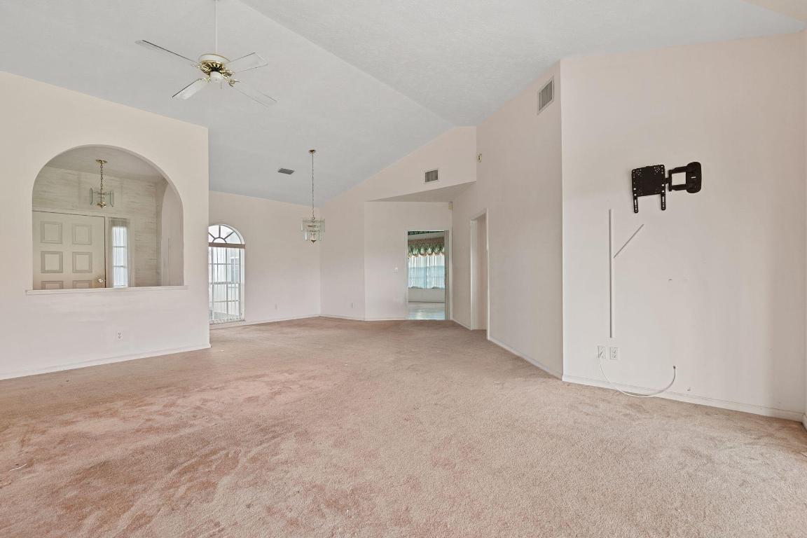 PALM LAKES GARDENS - Residential