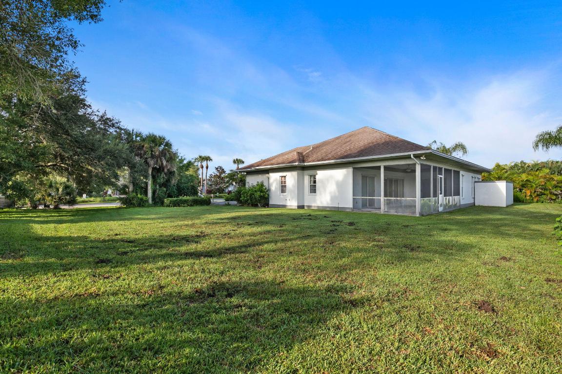 PALM LAKES GARDENS - Residential