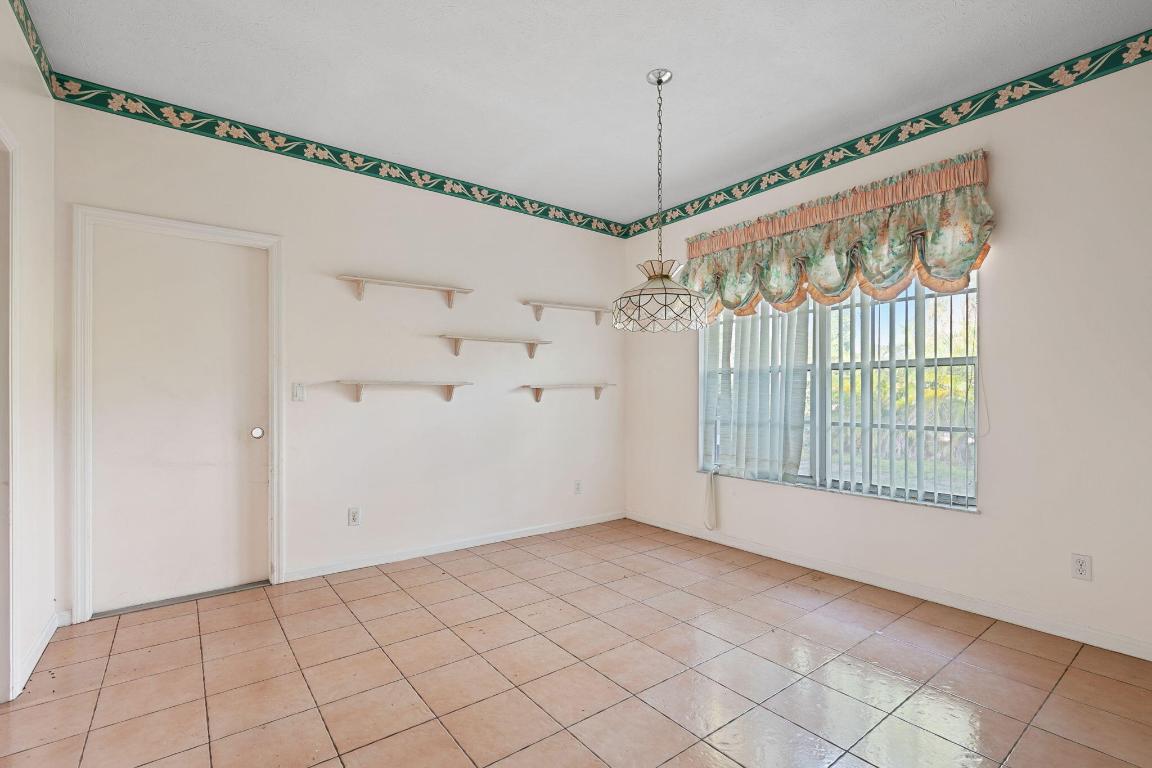 PALM LAKES GARDENS - Residential