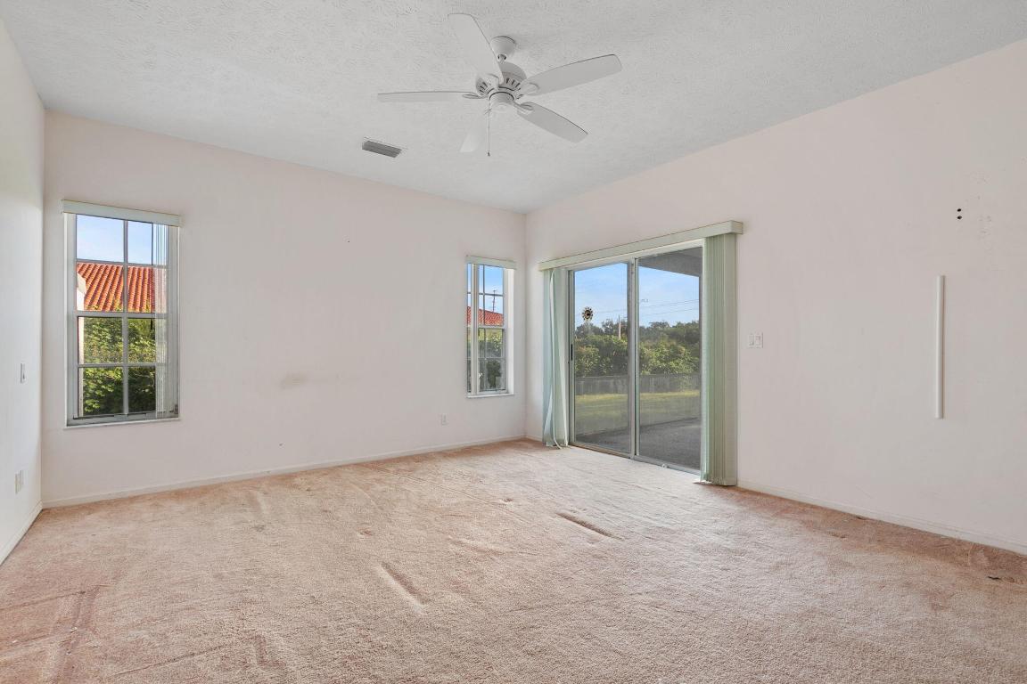 PALM LAKES GARDENS - Residential