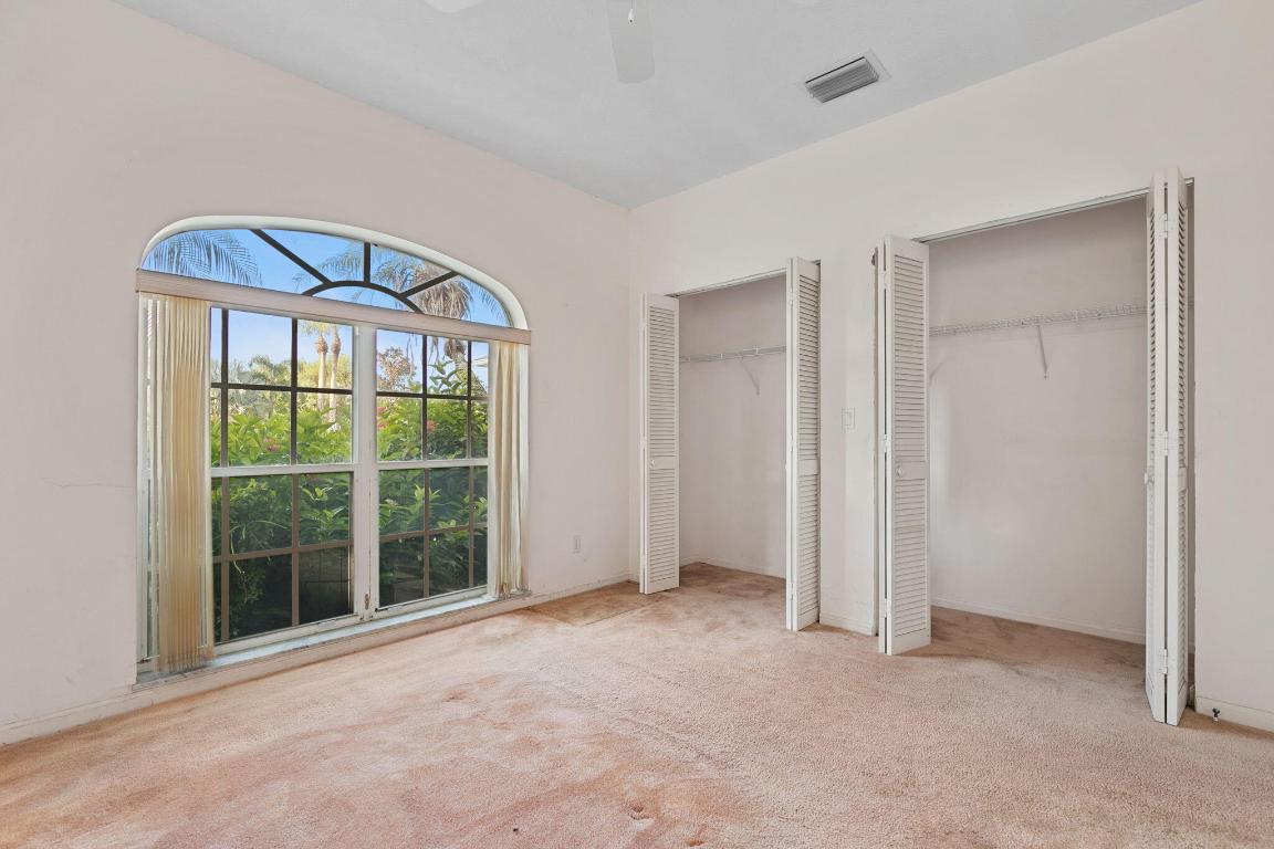 PALM LAKES GARDENS - Residential