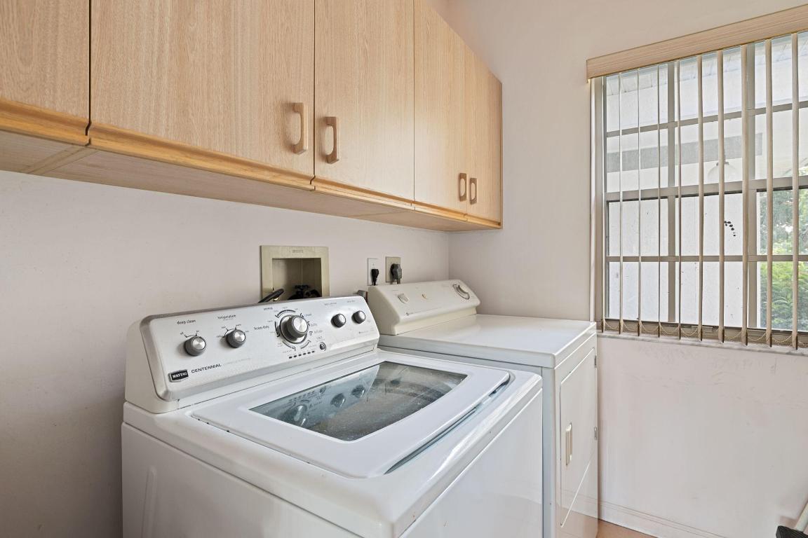 PALM LAKES GARDENS - Residential