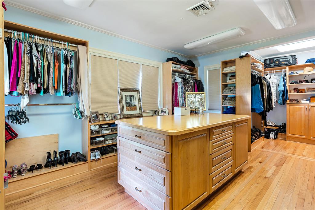 YACHT HARBOR EST - Residential